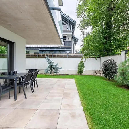 Garden - By Mynests Appartement Schladming