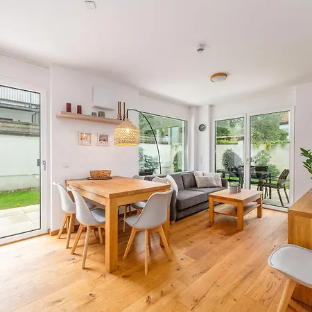 Garden - By Mynests Appartement